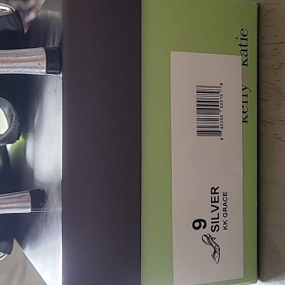 Kelly & Katie Grace Silver Strappy Heels - Size 9 - Picture 5 of 5